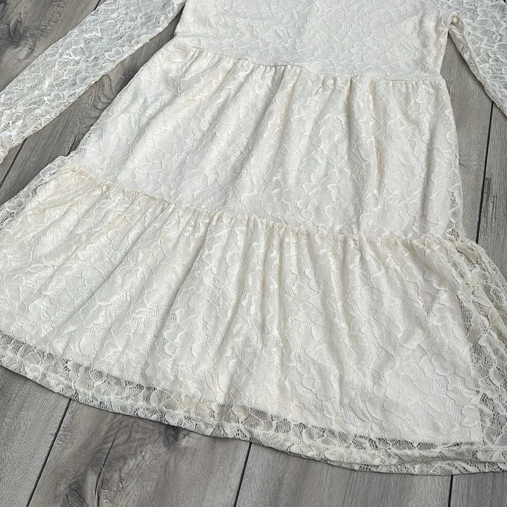 Art Class Girl Cream / Gold Stretch Lace Dress Size XL (14/16)